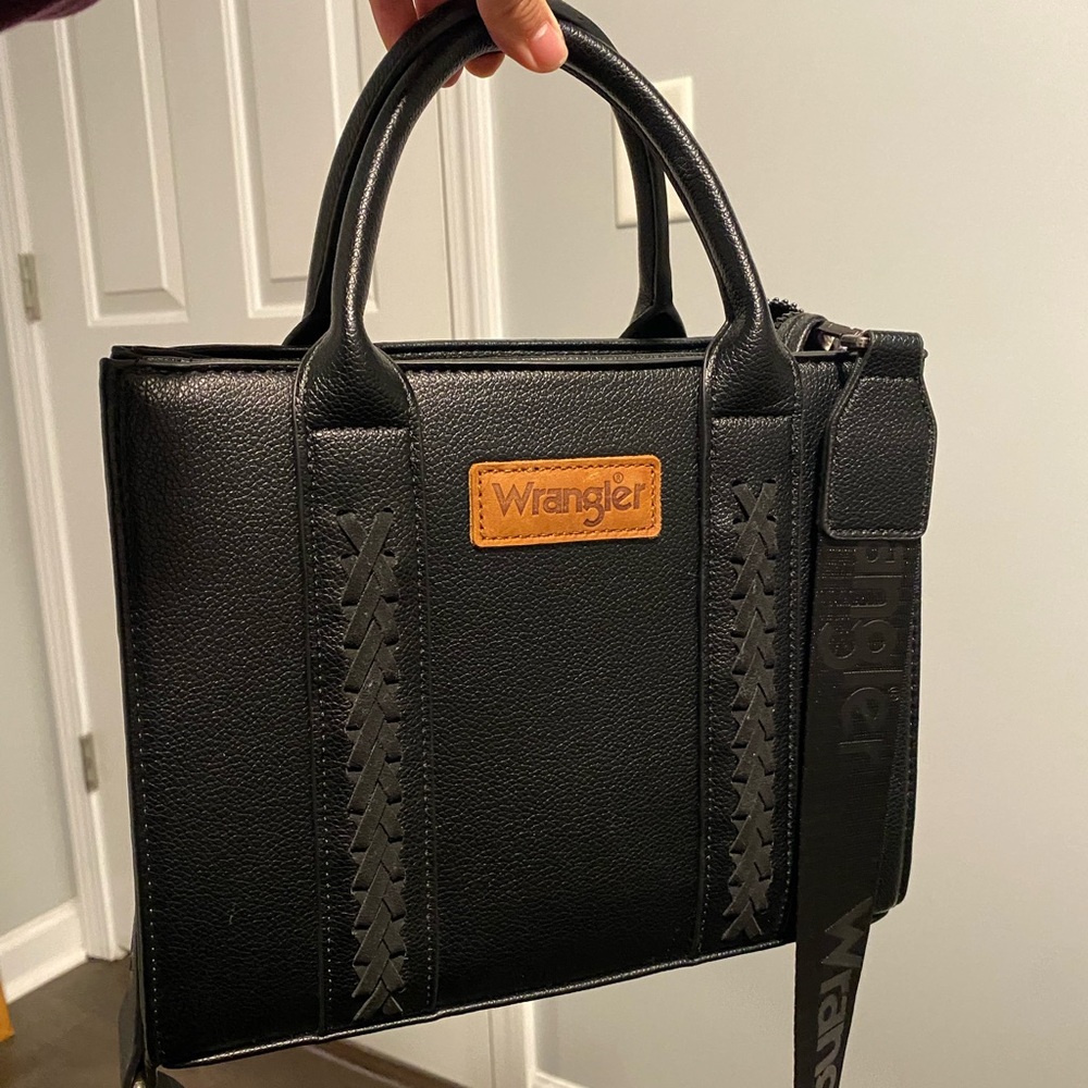 Wrangler Black Satchel Bag
SOLD❗️